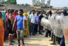 बर्दिबासमा स्थिति तनावग्रस्त भएपछि प्रहरीद्वारा ३ सेल अश्रुग्यास प्रहार