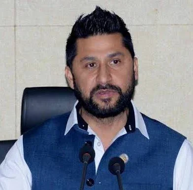 सभापति लामिछानेद्वारा पार्टीभित्र म बाट हामीमा रुपान्तरण हुन नेता तथा कार्यकताहरुलाई आह्वान