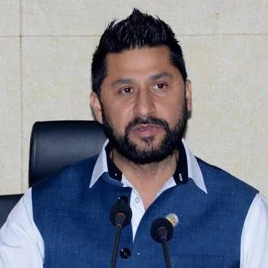 सभापति लामिछानेद्वारा पार्टीभित्र म बाट हामीमा रुपान्तरण हुन नेता तथा कार्यकताहरुलाई आह्वान