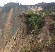 दोलखामा पहिरोमा परी ४ महिने शिशुको मृत्यु, आमा घाइते